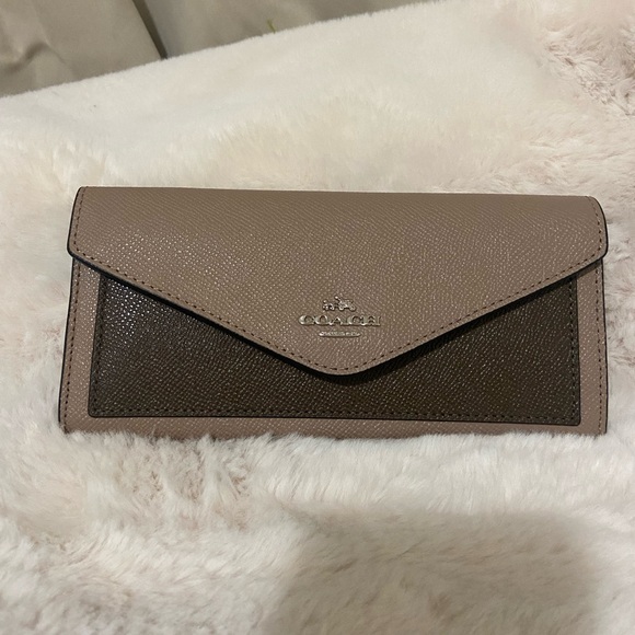 Coach two tone wallet - Picture 2 of 9